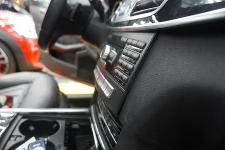 W212 E클래스 해외직구 모니터 직접 설치 DIY 실패 잘되던 후방카메라 안됨 송풍구 파손 오디오 조립 불량 캡틴홍 도와줘요 SOS 예약제1인시공 CAR아티스트 재작업 도전 !