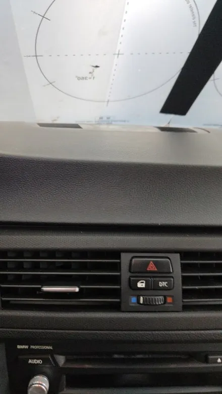 BMW 3시리즈 E90 대시보드 타공 12.3인치 모니터 카인원프로맥스Q 설치