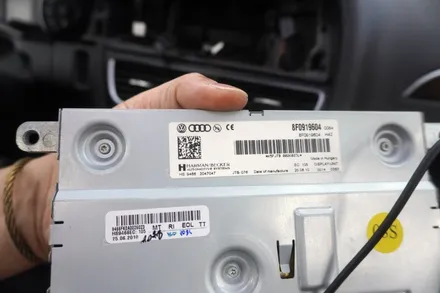 2010 A4 3GMMI 오디오 옵션 차량 네트워크전자 아우디 전용 국산 12.3인치 모니터 교체 아이나비xNV700 안드로이드 셋탑 내비게이션 후방카메라 시공