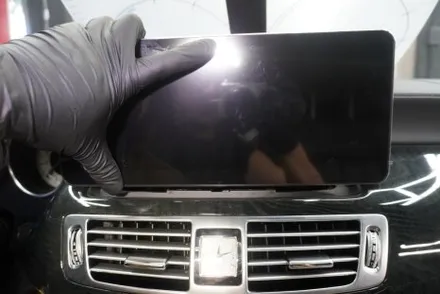 벤츠 CLS W218 후기형 모니터 교체 해외 직구 카플레이 안드로이드오토 올인원 설치 우리 동네는 고수가 작업한다 예약제1인시공 캡틴홍