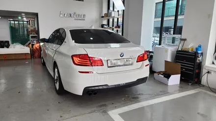 BMW 5시리즈 F10에 12.3인치 8코어 CPU 8G 램 안드로이드 올인원 시공