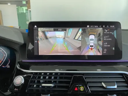 BMW 530i 차량에 순정서라운드뷰 시공 / 성남,분당,판교