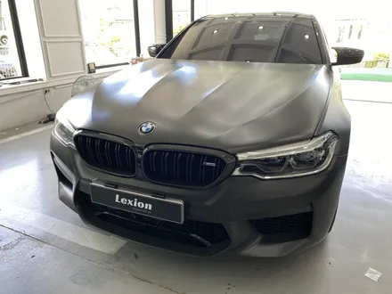 2023 BMW M5 Competition 차량에 순정블랙박스 제거 후 아이나비 QXD1 블랙박스, 셀뱅크 보조배터리 시공 / 성남,분당,판교