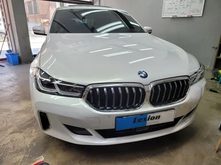 BMW 6GT 차량에 순정 어라운드뷰 시공 / 성남,분당,판교