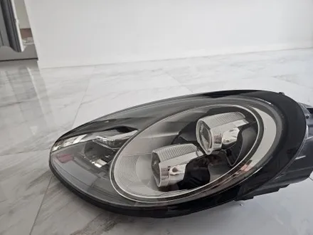 포르쉐 파나메라970.2 차량에 제논 헤드라이트 탈거 후 순정 Full LED 헤드라이트 시공 / 성남,분당,판교