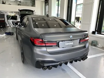 2023 BMW M5 Competition 차량에 순정블랙박스 제거 후 아이나비 QXD1 블랙박스, 셀뱅크 보조배터리 시공 / 성남,분당,판교