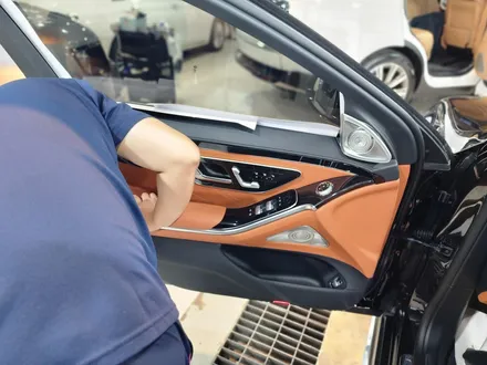 벤츠S500 (W223) 차량에 액티브엠비언트와 4D 부메스터 시공 / 성남,분당,판교