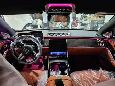 벤츠S500 (W223) 차량에 액티브엠비언트와 4D 부메스터 시공 / 성남,분당,판교