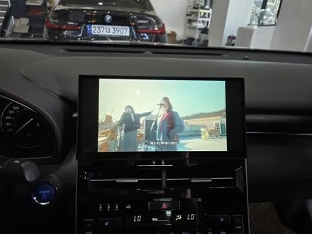 토요타 아발론 차량에 12.3인치 안드로이드올인원 시공 (카플레이, 안드로이드오토) / 성남,분당,판교