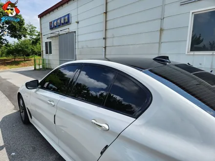 청주랩핑샵 7000rpm BMW 530I 크롬 부분 랩핑 시공(3M 2080 블랙 유광) / 청주 남촌동
