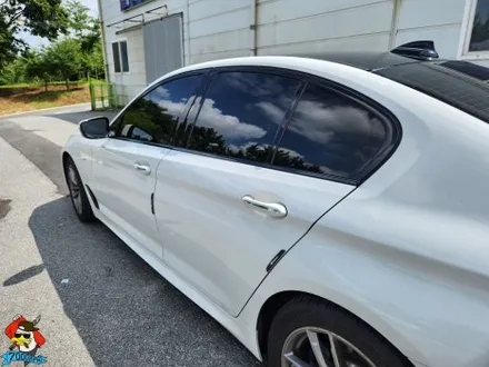 청주랩핑샵 7000rpm BMW 530I 크롬 부분 랩핑 시공(3M 2080 블랙 유광) / 청주 남촌동