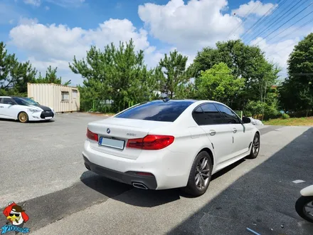 청주랩핑샵 7000rpm BMW 530I 크롬 부분 랩핑 시공(3M 2080 블랙 유광) / 청주 남촌동