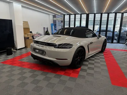 성남 랩핑 포르쉐 박스터 4.0 gts 크레용 컬러 시공, 소프트탑 코팅 / 경기 성남