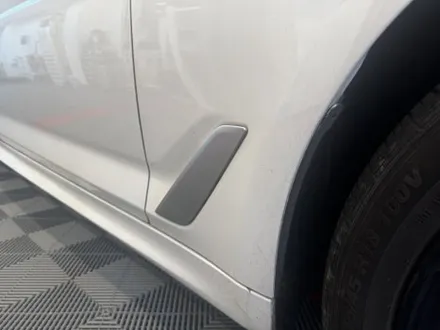 송파 BMW 랩핑 5시리즈 윈도우테두리, 손잡이 부분 크롬죽이기 시공 / 경기 성남