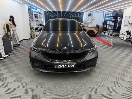 위례 랩핑 BMW 5시리즈 크롬죽이기 전후 비교 | 작지만 확실한 차이 / 경기 성남
