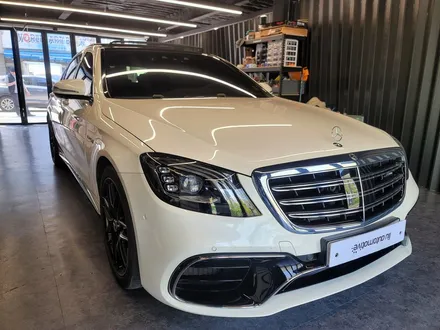 벤츠 W222 S63 AMG 터빈 송풍구 엠비언트. 전후석 송풍구 모두에 엠비언트 더하기.
