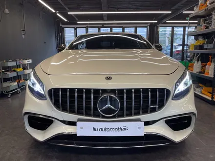 벤츠 W222 S63 AMG 터빈 송풍구 벤츠 W222 S63 AMG 카브리올레 엠비언트 패키지 전후석 송풍구 모두에 엠비언트 더하기.
