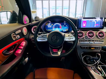 벤츠 W205 C클래스 64컬러 송풍구 엠비언트. 후석까지 화려한 분위기로.