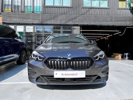 BMW F44 2시리즈 키드니 그릴. 블랙 키드니그릴 교체 후 모습 확인하세요.