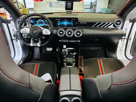 벤츠 CLA45S AMG 2열 후석 송풍구 인스톨. 송풍구 없는 후석에 꼭 필요한 시공.