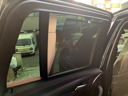 BMW iX3 그릴 교체 + 선쉐이드 시공 설치.