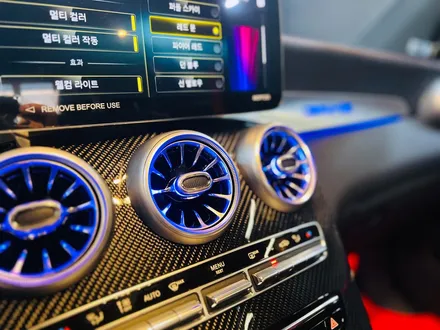 벤츠 GLC 43AMG 엠비언트 풀패키지 (송풍구+트위터 외).