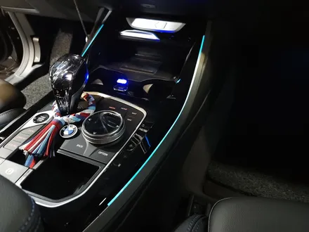 BMW iX3 기어패널 센터 엠비언트 확장.