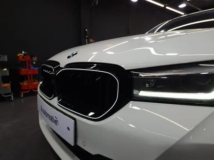 BMW G30 LCI 5시리즈 아이코닉글로우 프론트 그릴