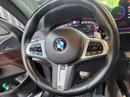 BMW 6GT 아이코닉글로우 그릴 + M1M2버튼 + M트랙 계기판 + 크리스탈 기어노브.
