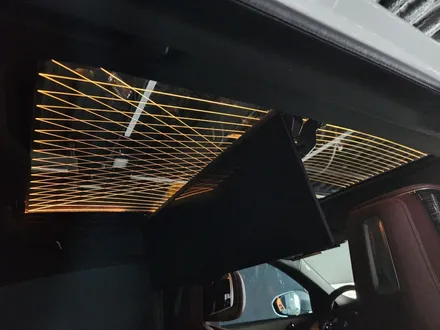 BMW i7 스카이라운지 파노라마 선루프 엠비언트 G70 7시리즈.