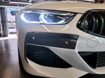 BMW 8시리즈 그란쿠페 프론트 카본 카나드. 작지만 확실한 변화.