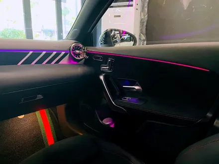 벤츠 W177 A45 AMG 순정 엠비언트 확장 작업. 순정으로 정확하게.