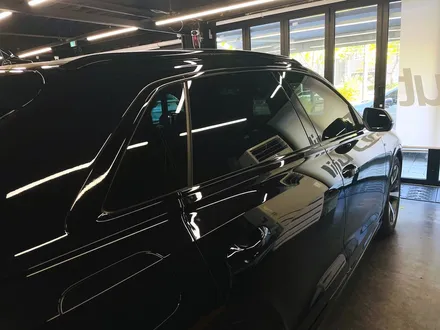 아우디 Q8 50TDI 블랙팩 + 실내 카본트림 교체. 인테리어와 익스테리어 모두 시크하게.