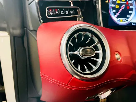 벤츠 W222 S63 AMG 터빈 송풍구 벤츠 W222 S63 AMG 카브리올레 엠비언트 패키지 전후석 송풍구 모두에 엠비언트 더하기.