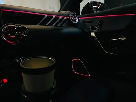 벤츠 C118 CLA 엠비언트 AMG 패키지. 미드레인지 스피커 + AMG 바 엠비언트 + AMG 핸들커버.
