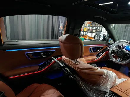 벤츠 W223 S클래스 신차 패키지 액티브엠비언트+4D부메스터 순정부품.