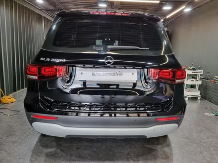 벤츠 GLB 45 AMG 타입 디퓨저 장착.