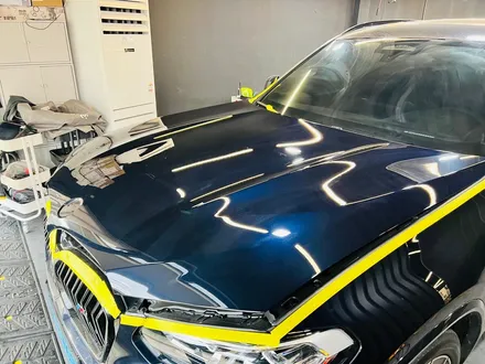 BMW iX3 본넷 PPF + 크롬죽이기 블랙팩 작업.