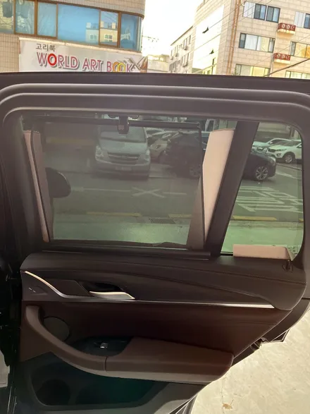 BMW iX3 그릴 교체 + 선쉐이드 시공 설치.