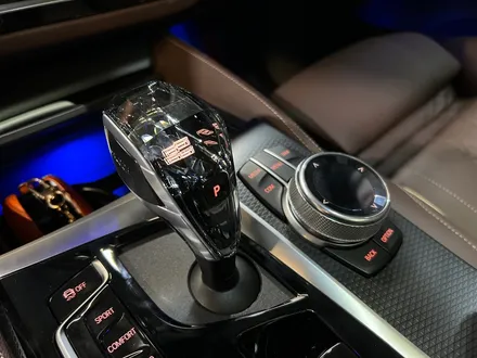 BMW 6GT 크리스탈 기어봉 교체 세트.