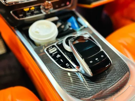 벤츠 G63 AMG 실내 카본 트림 풀세트 + 순정 이오나이저 실내향수 설치.