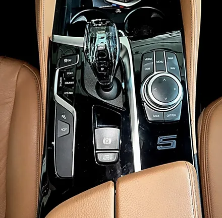 BMW G30 5시리즈 기어패널 엠비언트 확장 시공기.