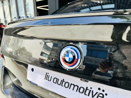 BMW 50주년 엠블럼 교체 순정부품.