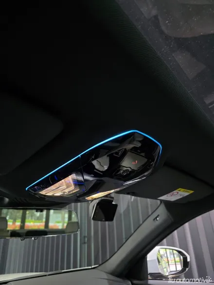 BMW G60 5시리즈 기어패널 + 선루프라인 실내등 엠비언트.