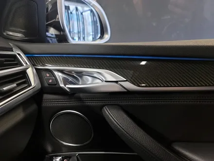 BMW F15 X5 실내 인테리어 카본트림 세트. 간단한 장착에 확실한 변화.