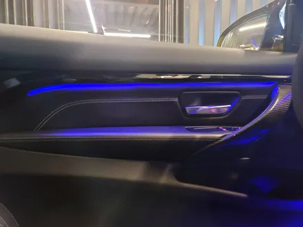 BMW M4 리츠 스마트 엠비언트. 엠비언트가 불어넣는 생기.