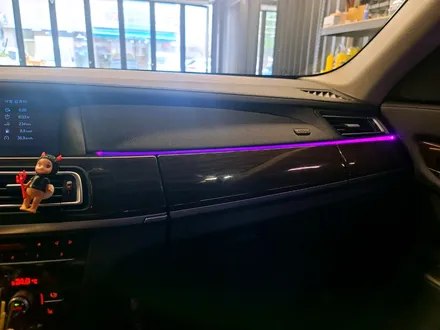 BMW F02 7시리즈 리츠 스마트 엠비언트. 모두가 탐내는 차에도 필수, 엠비언트.