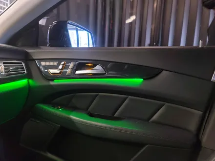 벤츠 W218 CLS 리츠 스마트 엠비언트. CLS에 어울리는 감각적인 분위기.