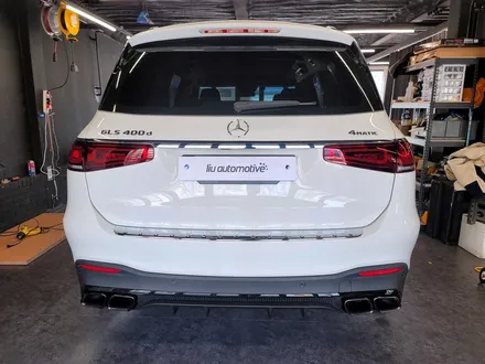 벤츠 신형 GLS AMG GLS63 타입 리어 디퓨저. AMG 리어 디퓨저로 새로워지는 뒷모습.