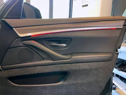 BMW F10 5시리즈 리츠 스마트 실내 엠비언트. 원하는 곳에 엠비언트 포인트 주기.